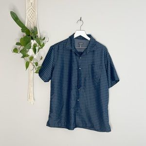 Mens Navy Van Heusen Button Down Short Sleeve Shirt (Size Larage)
